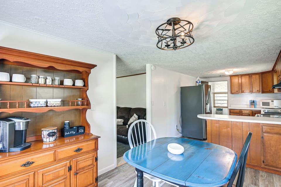 Dining Area | Kitchen | Coffee Bar | Cooking Basics