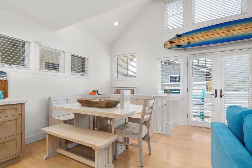 Dining area with lots of seating