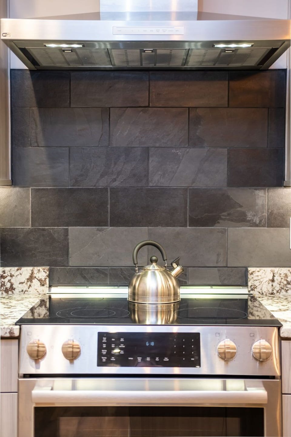 You can enjoy cooking all your meals here!