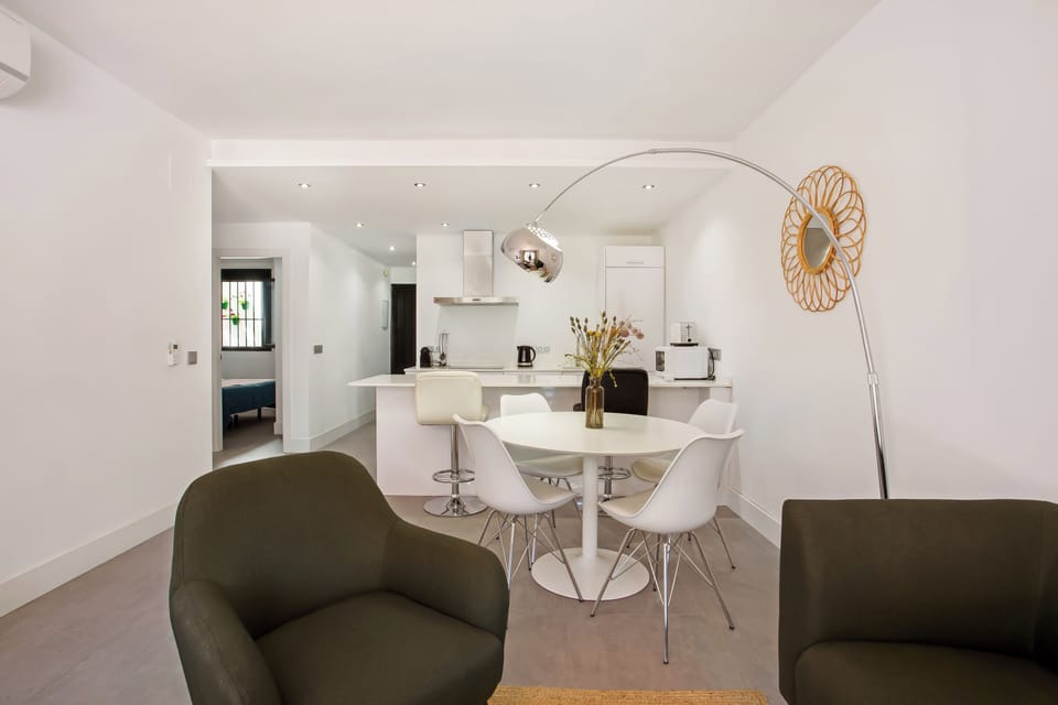 Open plan living pic 3