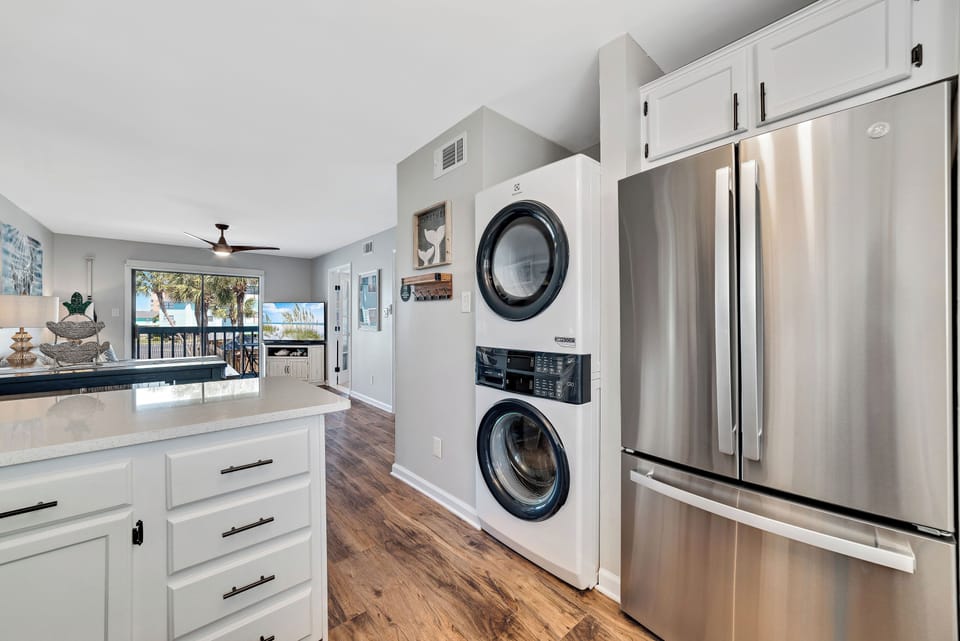 Eurolux H.E Washer/dryer in unit.