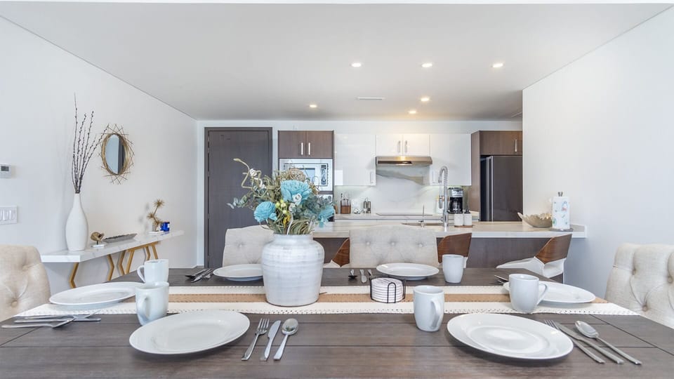 Dining table set up