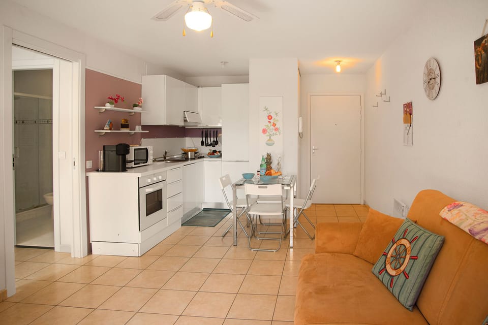 Kitchen and dining area