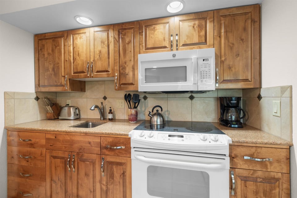 Fully equipped kitchen