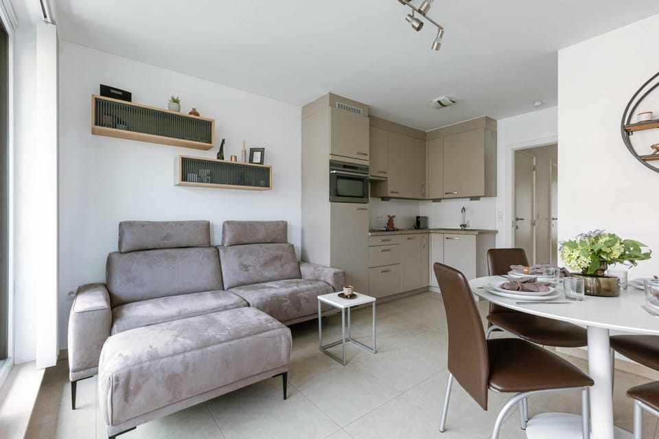 Spacious open living and dining area