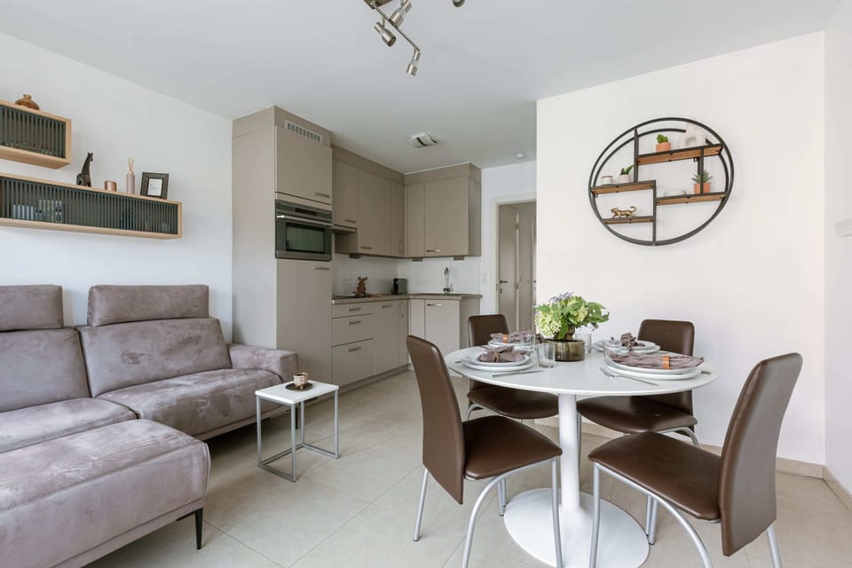 Spacious open living and dining area