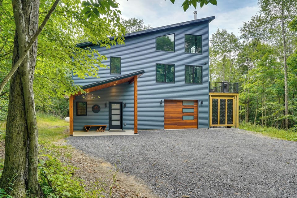 Swanton Vacation Rental | 3BR | 2BA | 2,800 Sq Ft | Small Step for Entry