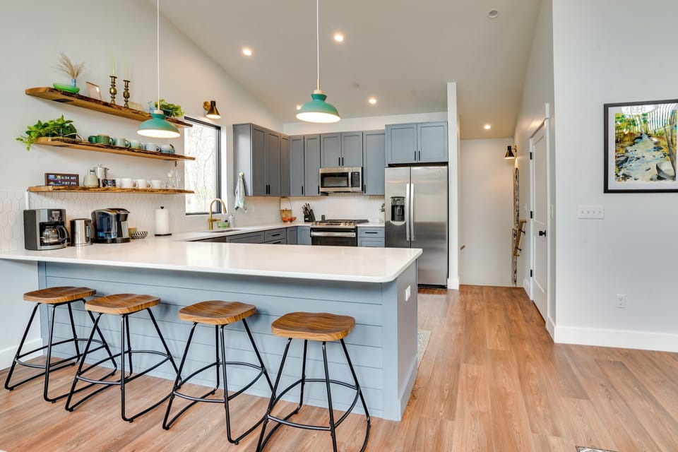 Kitchen | 2nd Floor | Keurig Coffee Maker | Cooking Basics