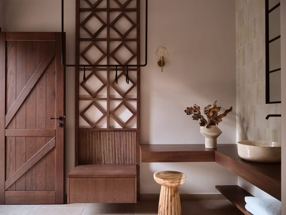 En-Suite bathroom details. 