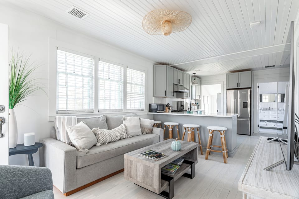 Living room/kitchen view
