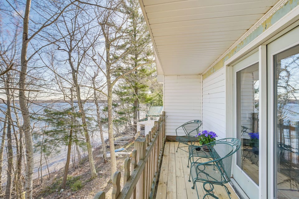 Hampden Vacation Rental | 3BR | 2BA | 2,800 Sq Ft | 6 Steps Required