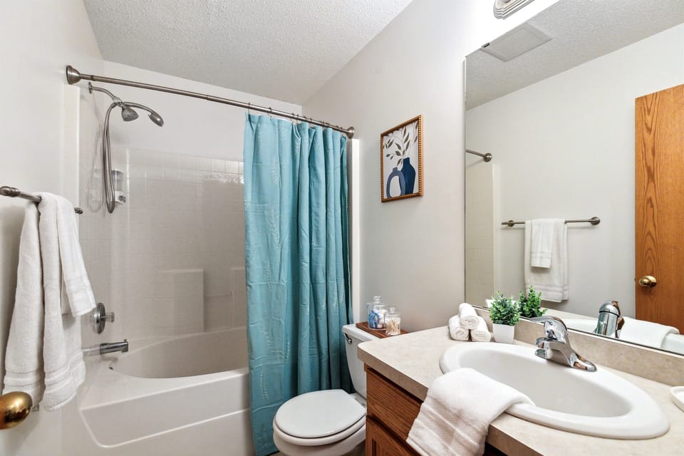 Upstairs bathroom with oversized tub