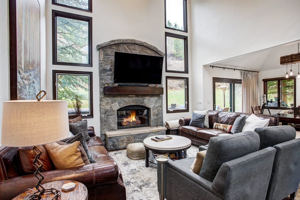 Furniture, Indoors, Living Room, Couch, Fireplace