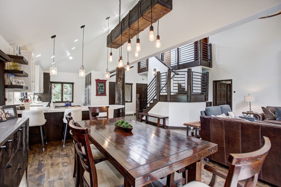 Dining Room, Dining Table, Furniture, Indoors, Table