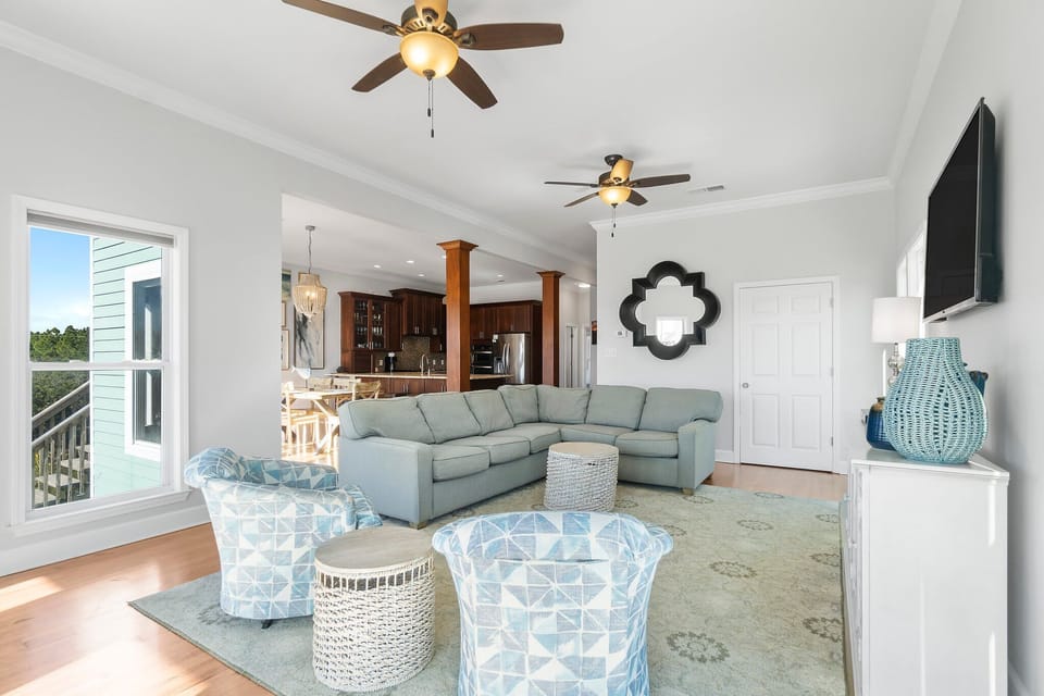 Comfortable open concept living and dining area