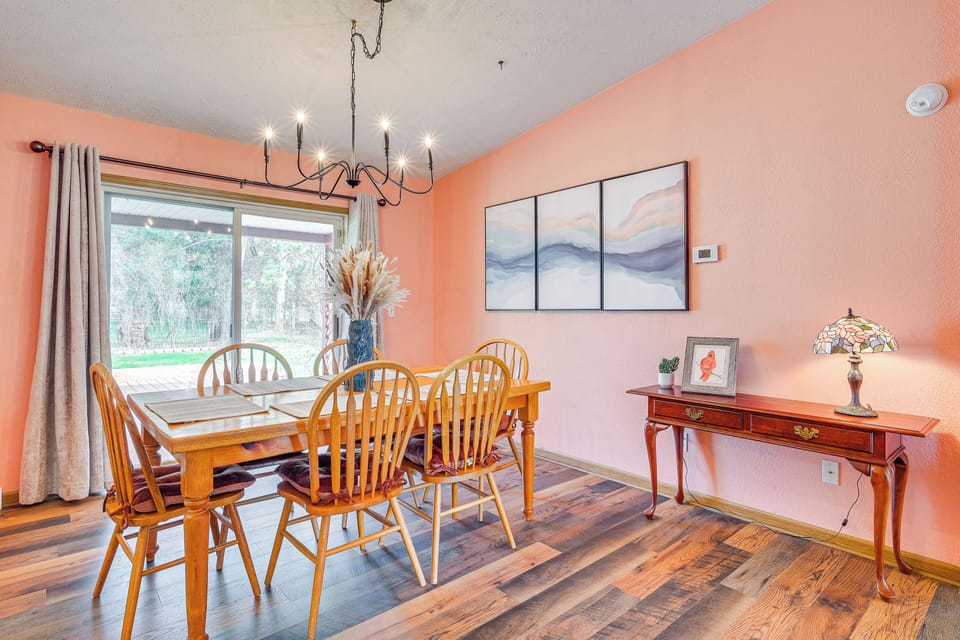 Dining Area | Dishware/Flatware