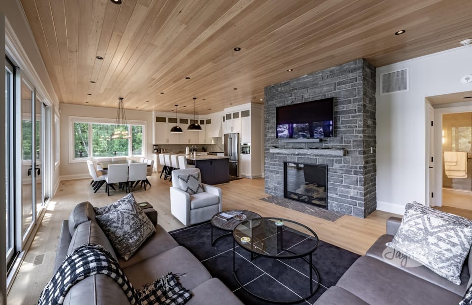 Living Area &amp; Fireplace