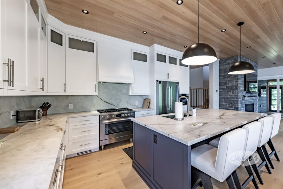 Kitchen &amp; Bar Seating