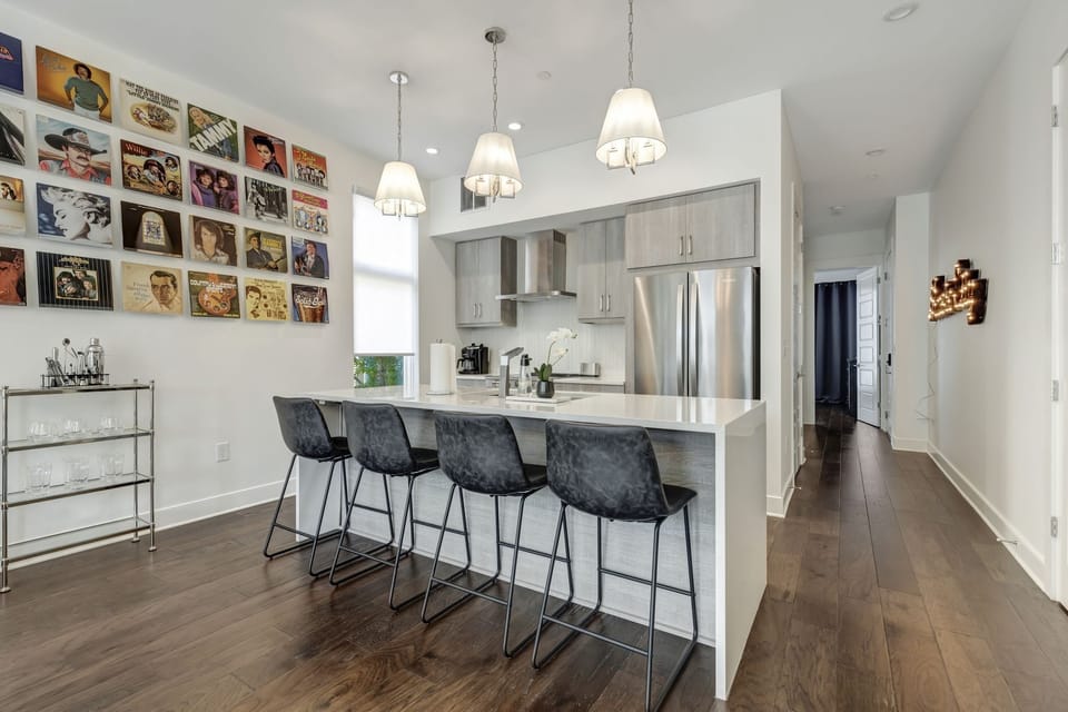 4 Bar stools for dining
