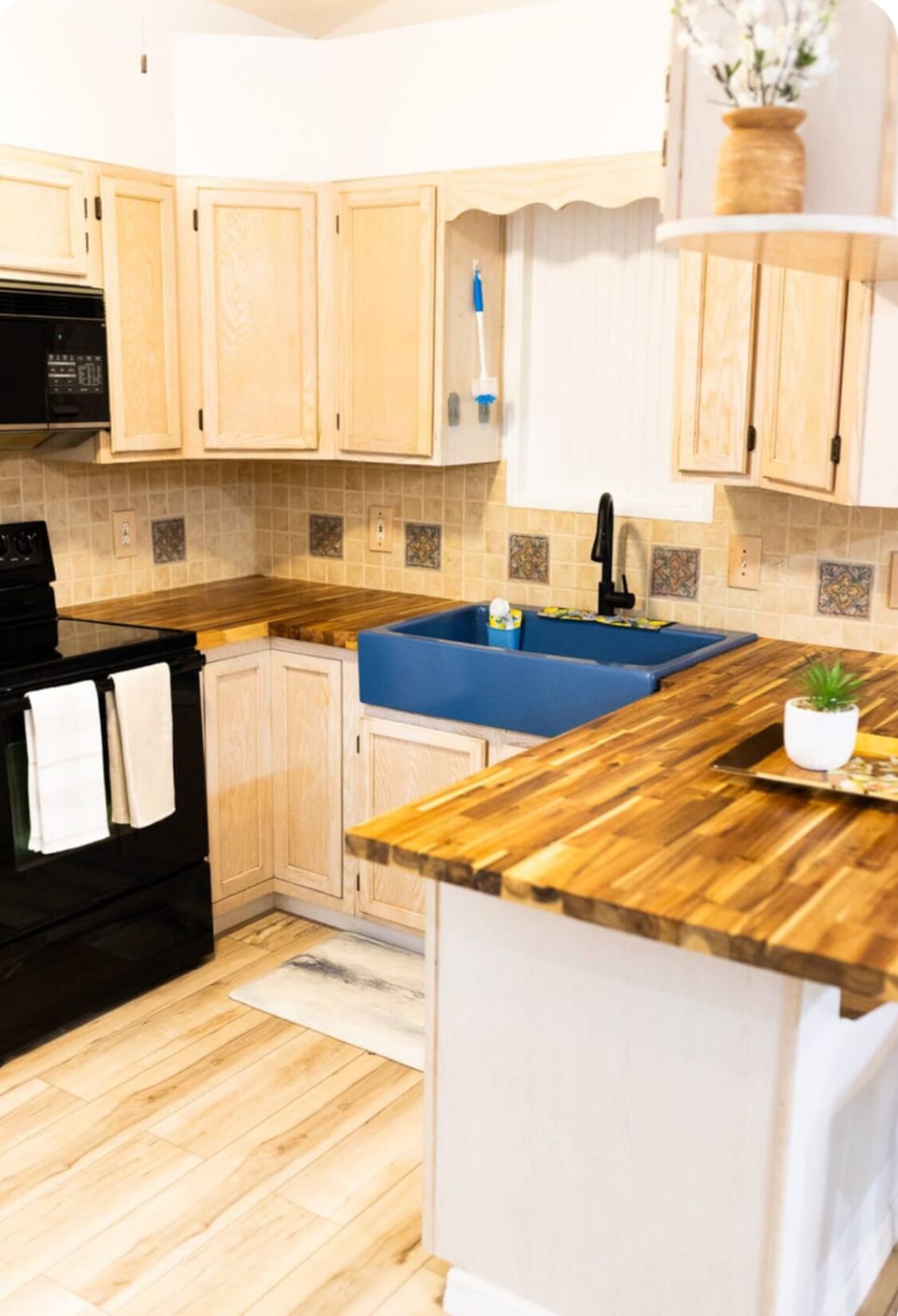 Kitchen with farmhouse sink