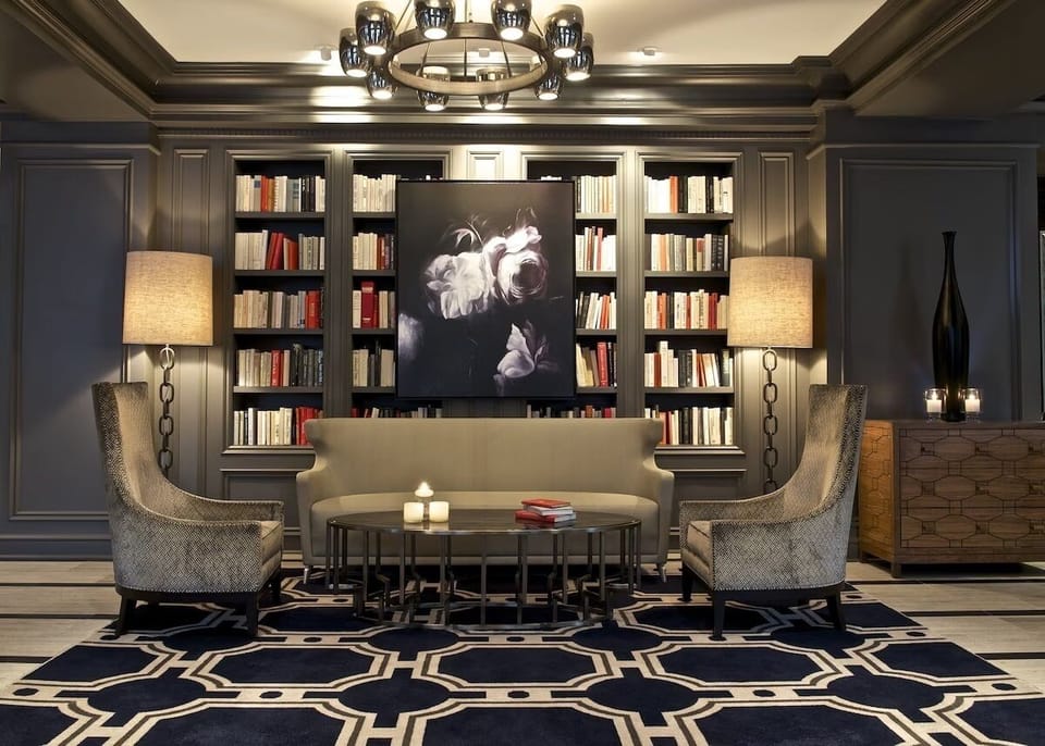 Arrive in style to a grand, gleaming lobby lounge.