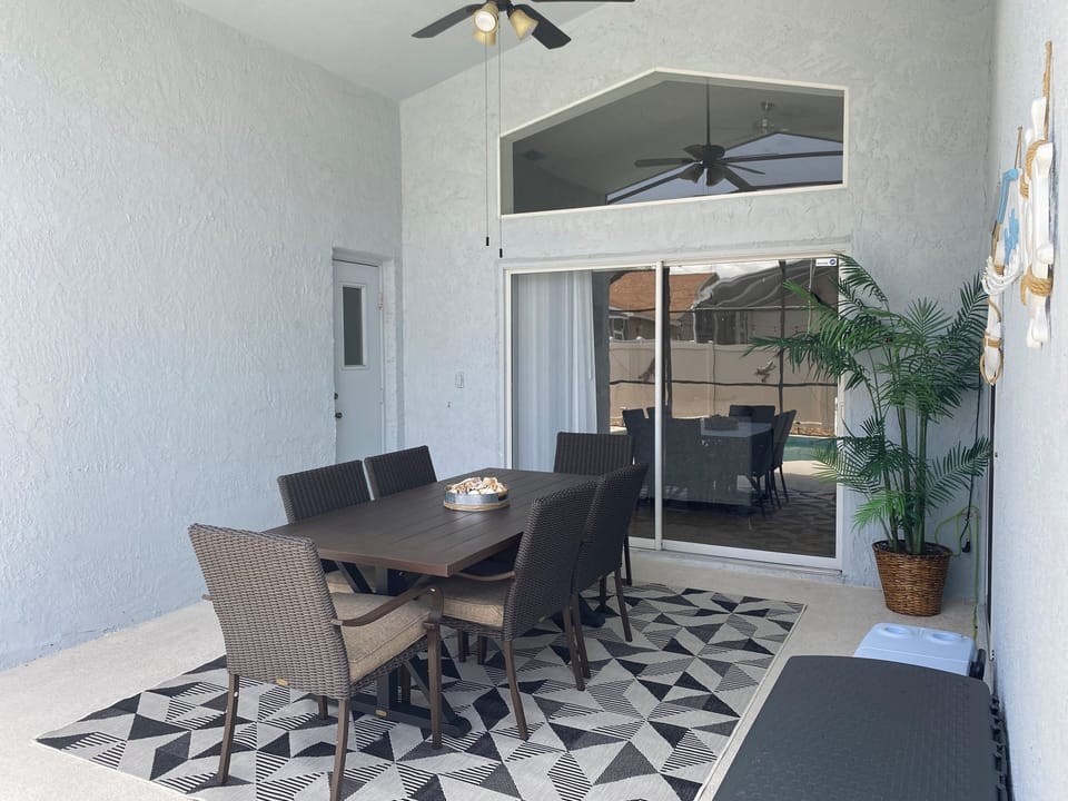 Outdoor dining