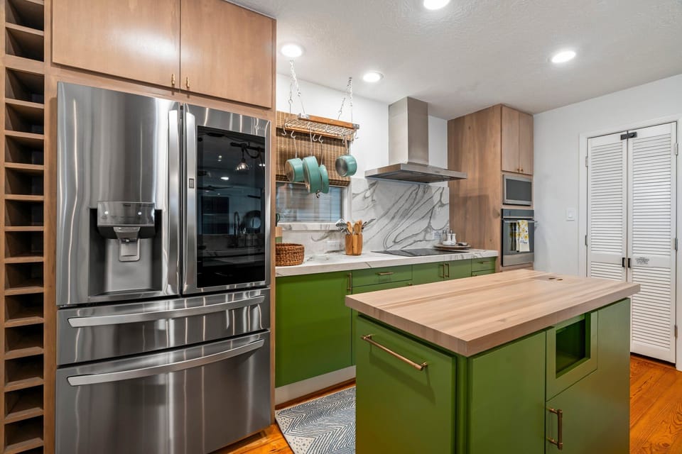 Look at that kitchen island, perfect extra space.
