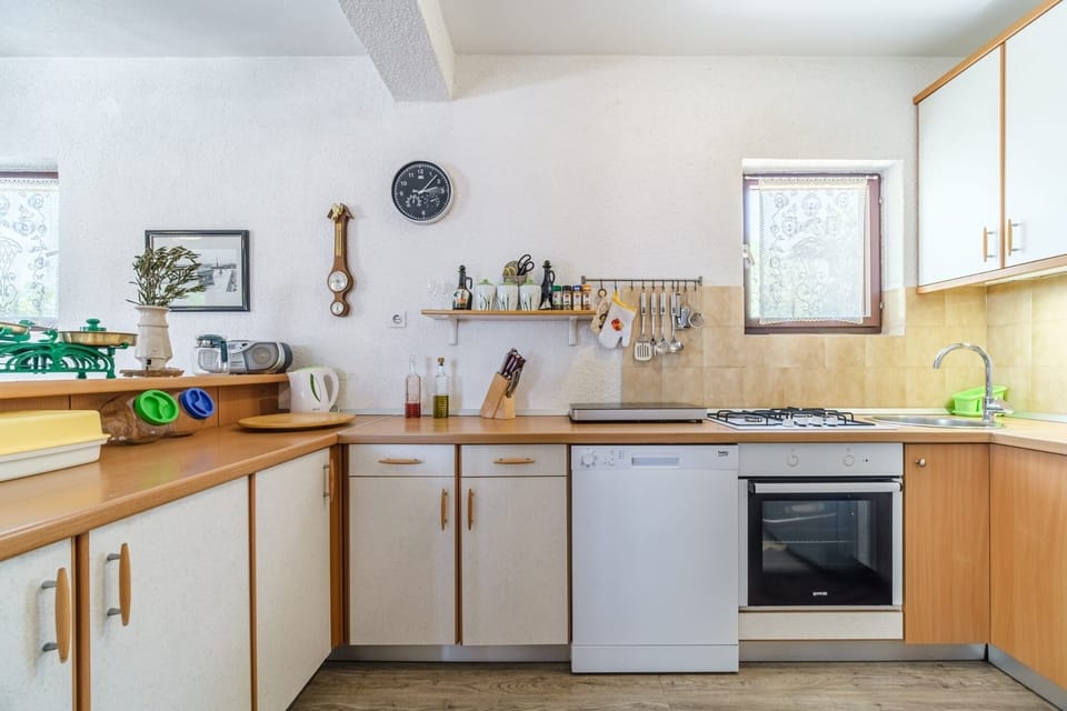 Kitchen 1