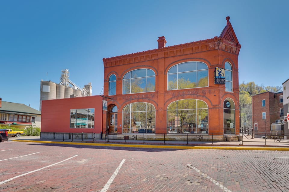 McGregor Vacation Rental | 2BR | 1BA | 800 Sq Ft | Stairs Required to Enter