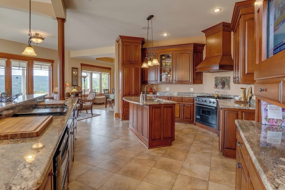 Large Kitchen
