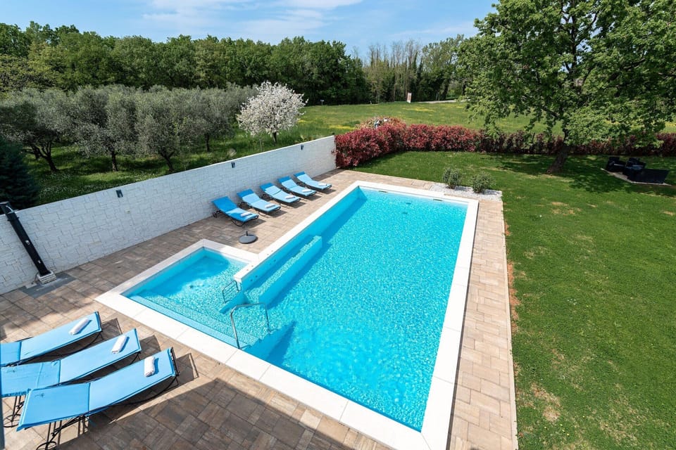 Holiday Home Swimming Pool