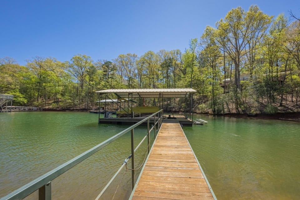 Beautiful Dock and Lake Hartwell