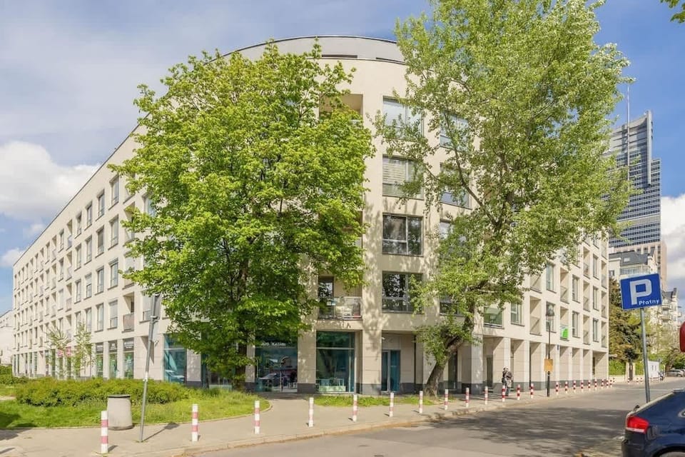 Stay in a well-connected area with excellent public transport links. 