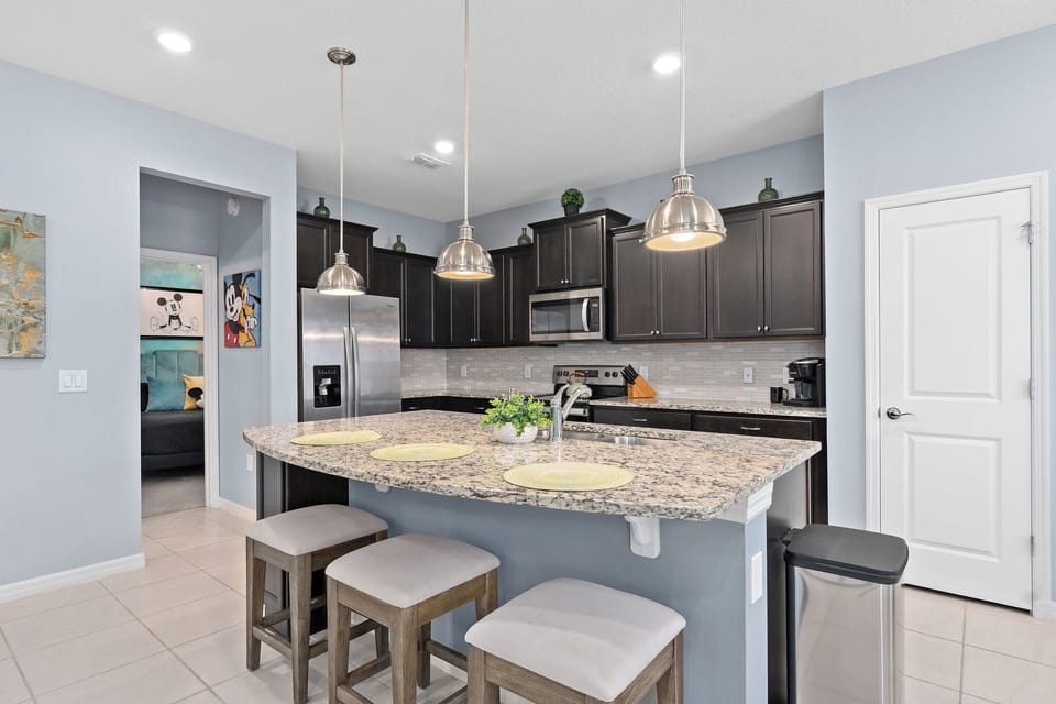Kitchen Island seats 3