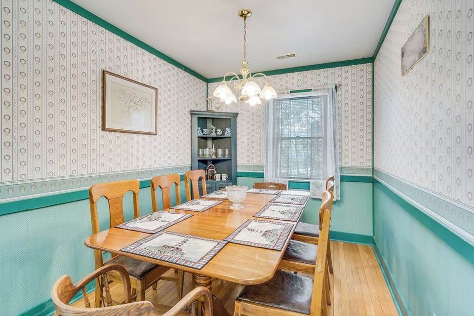 Plenty of room to be together without feeling crowded.