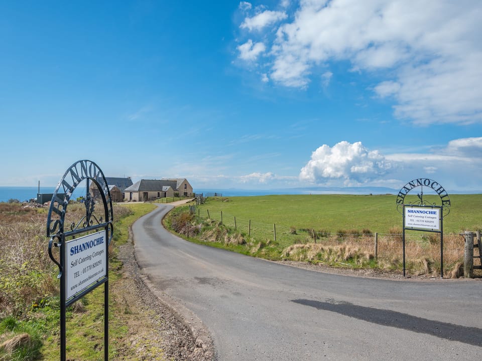 Surrounding area | Eryb Cottage - Shannochie Cottages, Shannochie