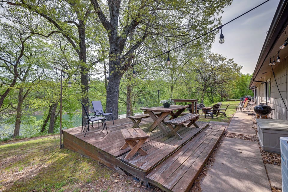 Shell Knob Vacation Rental | 2BR | 1BA | 800 Sq Ft | 1 Step Required