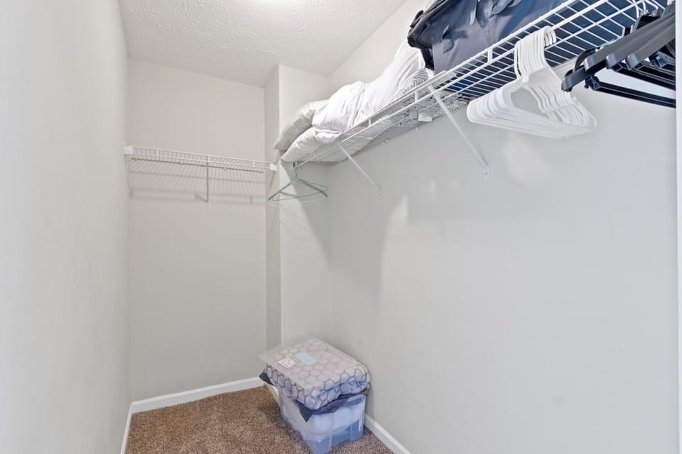 Master- Queen with en-suite bathroom, walk in closet and Roku TV