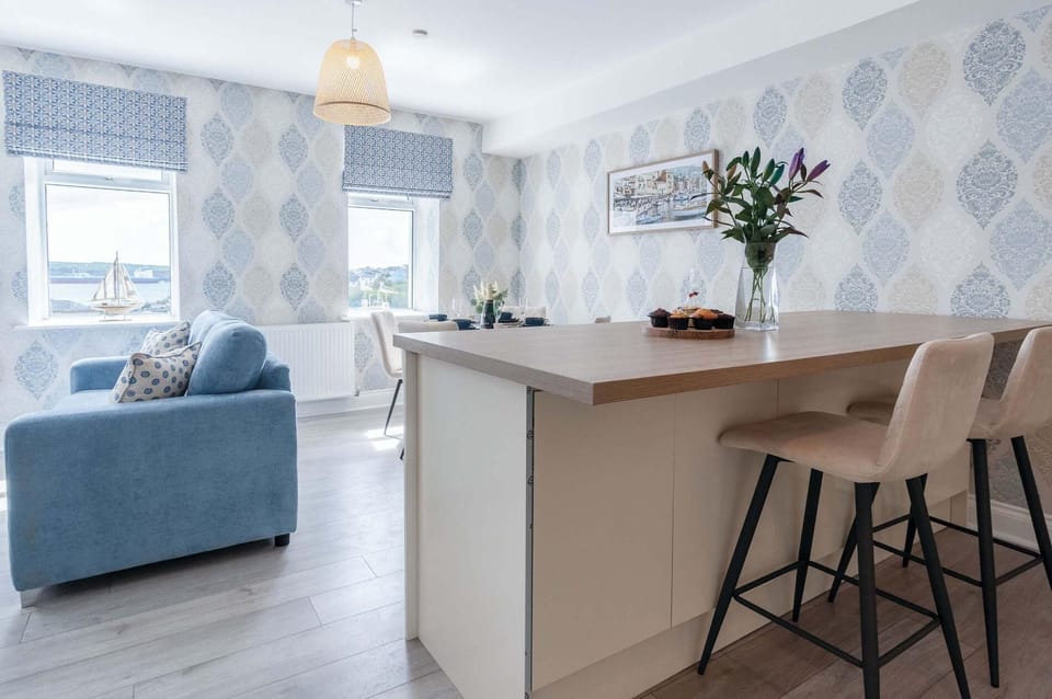 Harbour View - 2 Bedroom Apartment - Milford Haven (21849)