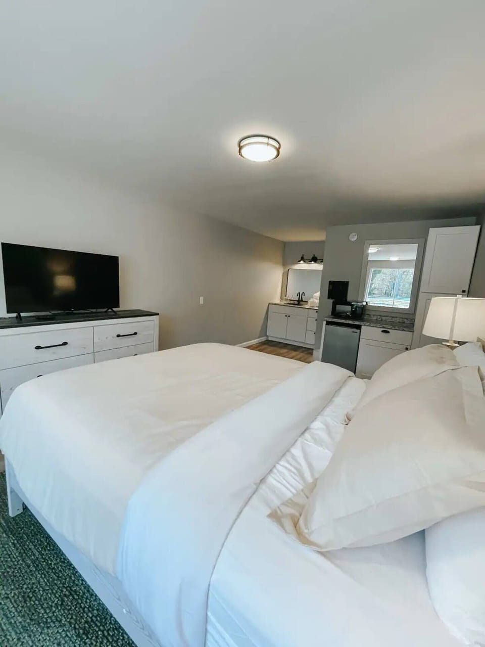 Nothing beats the feeling of climbing into a perfectly made cozy bed at the end of the day.