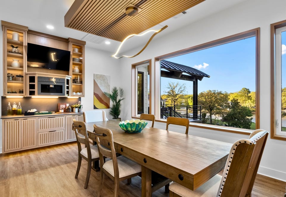 Dine in comfort with a view, where every meal is accompanied by nature's beauty.