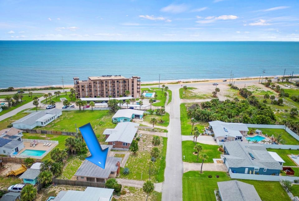 The 3rd house from beautiful Ormond Beach. Depending on speed, just 2-3 min walk