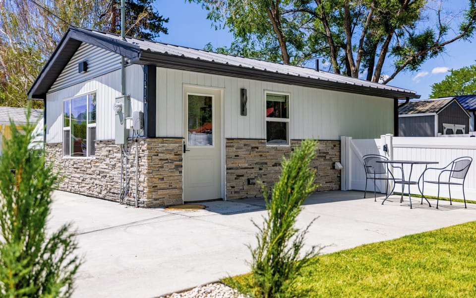New 1-bedroom, 1-bathroom unit -- sleeps up to 4. Private entrance and parking.