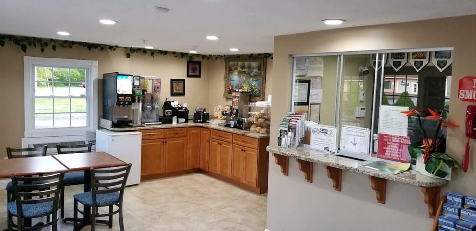 Settle into a bright lobby space with easy grab-and-go breakfast.