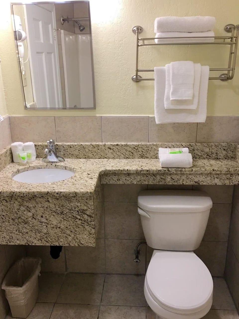 Refresh easily with spotless vanity space and fresh, fluffy towels.