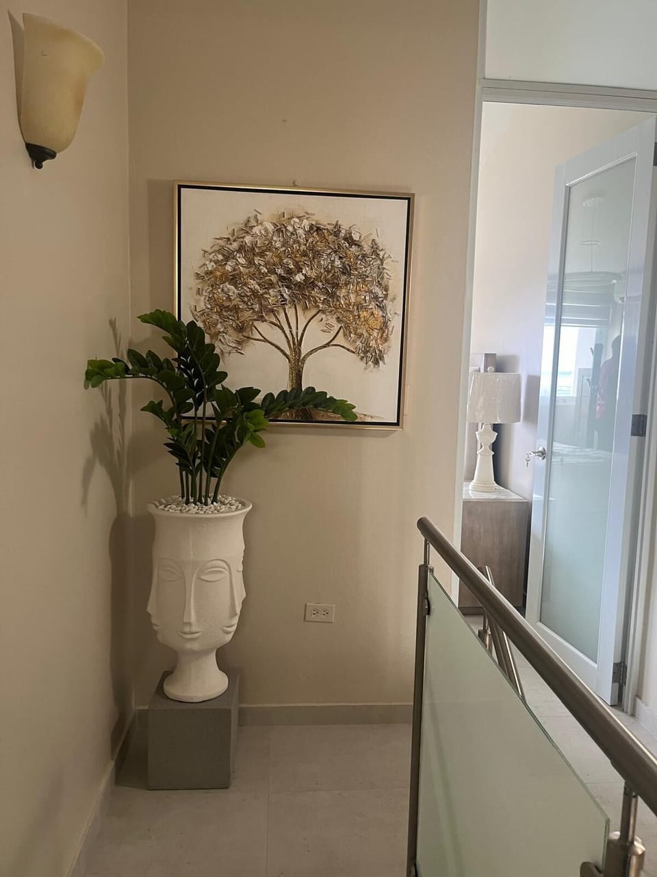 Hallway: view from room 2 to room 1