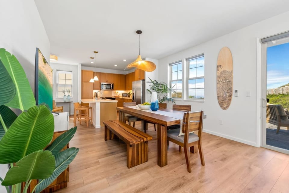 Open Living and Dining Area!