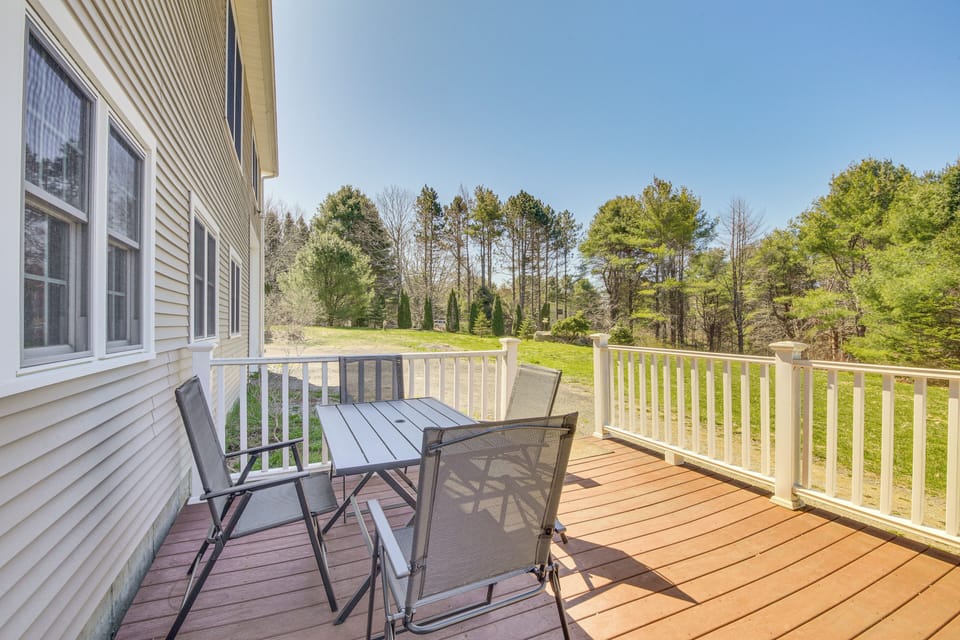 Deck | Outdoor Dining Area