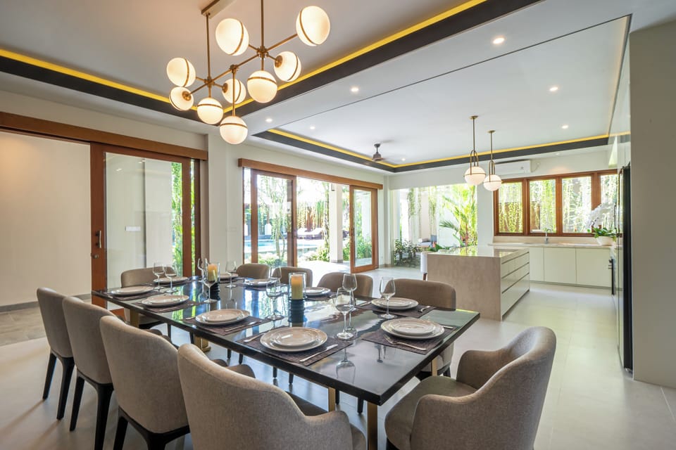 Dining roo/table