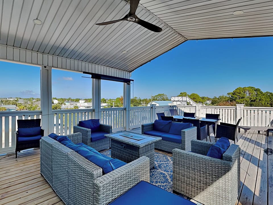 Welcome to The Blue Pearls